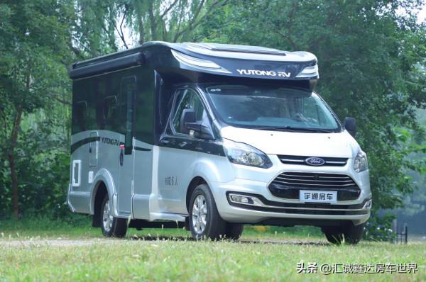 高僅2.7米，商務風十足的宇通小頂房車，福特動力，帶3床6座
