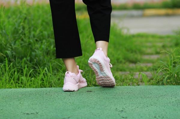 我的跑步裝備 咕咚10K悅彈跑鞋 我的跑步裝備 咕咚10K悅彈跑鞋