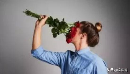 一名中國人在泰確診的抗毒日誌:呼吸困難,喝水像刀割一樣疼.... 一名中國人在泰確診的抗毒日誌:呼吸困難,喝水像刀割一樣疼....