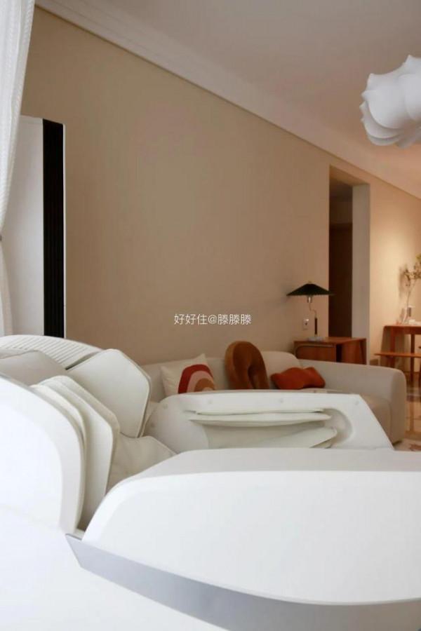 抄作業！客廳顯大的秘密，她家這4招最實用