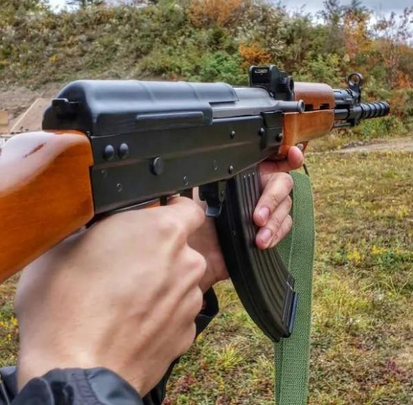 我，“81槓”不是AK47!(81式自動步槍的自白)