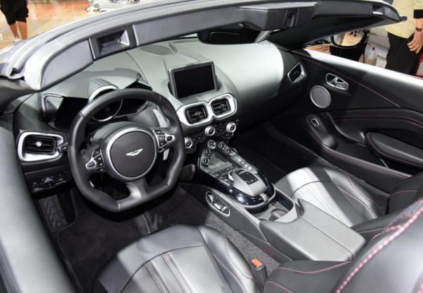 又一優雅的英倫跑車,搭載V8發動機,3.5s破百,年輕人的福音 又一優雅的英倫跑車,搭載V8發動機,3.5s破百,年輕人的福音