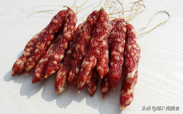 分享廣式香腸的配方和做法,愛吃的人快收藏,甜鹹適中,臘味醇厚 分享廣式香腸的配方和做法,愛吃的人快收藏,甜鹹適中,臘味醇厚