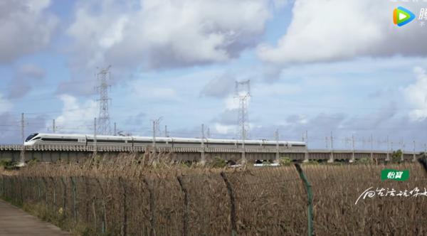 撒貝南、尼格買提向“大國工匠”致敬,一粒種子改變世界 撒貝南、尼格買提向“大國工匠”致敬,一粒種子改變世界