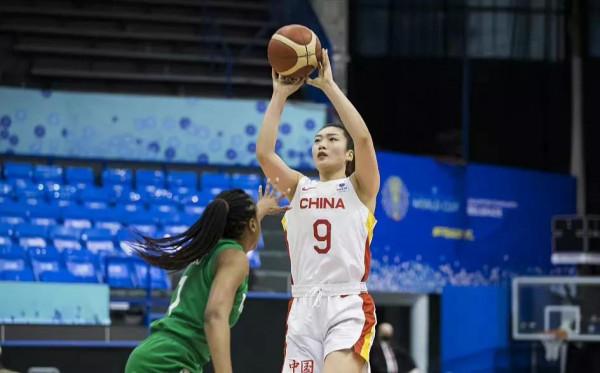 女籃紅黑榜！李夢化身三分神射，李月汝、韓旭統治內線