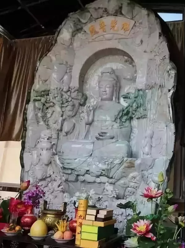 欠債2000萬賭石，雕出來的觀音，獲“吉尼斯紀錄”！5億都不賣