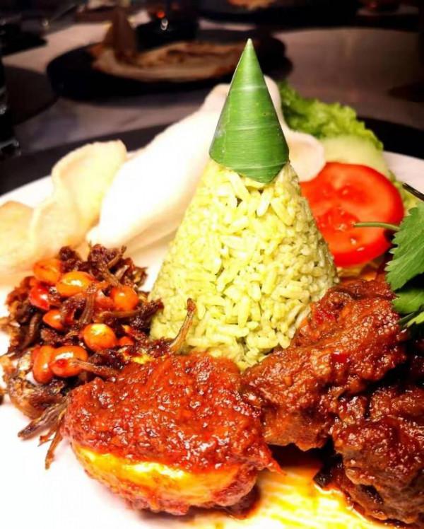 印尼人吃的生日蛋糕很特別，是鹹的