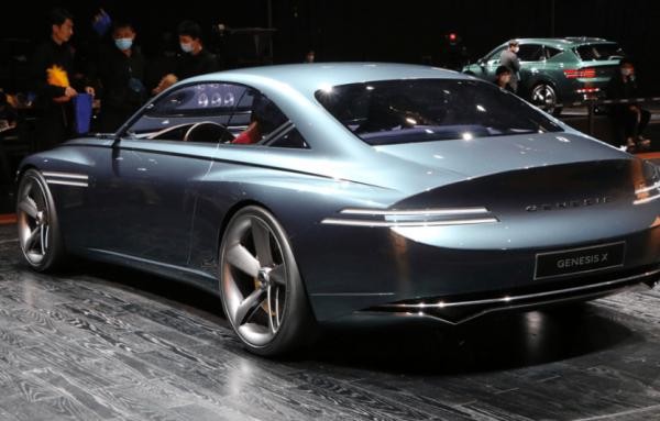 雙門轎跑+無框車門，捷尼賽思X Concept優雅精緻，還能帶你漂移