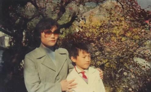 耿樂:拋棄相戀8年的孔琳,轉身愛上柯藍,今47歲偷偷結婚生一子 耿樂:拋棄相戀8年的孔琳,轉身愛上柯藍,今47歲偷偷結婚生一子