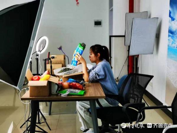 想成為下一個李佳琦?雙十一當天,山東這個電商科班生賺了上百萬 想成為下一個李佳琦?雙十一當天,山東這個電商科班生賺了上百萬