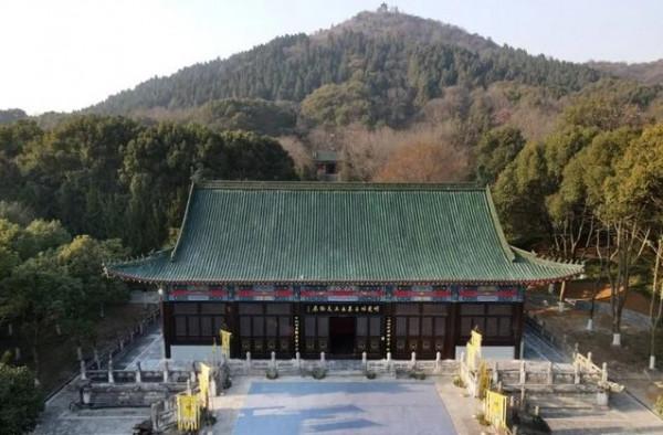 “南有九王寢，北有十三陵”，眼見為實