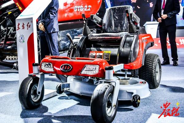 無人拖拉機 無人艇 無人飛機 數字系統，國際農機展上樣樣有