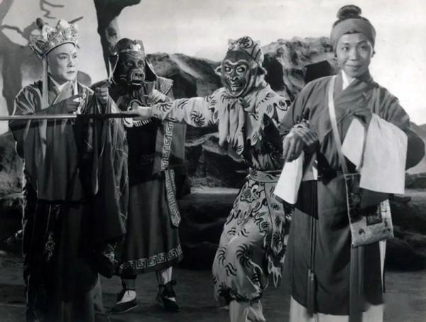 郭沫若摘下手錶，給毛澤東戴上，毛澤東一戴就是三十年，這是為何