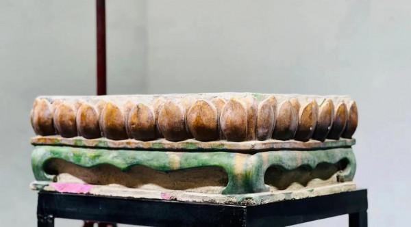 佛座，佛龕，案頭獅