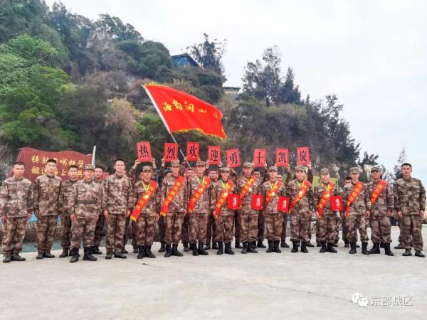 載譽凱旋,小島沸騰了 載譽凱旋,小島沸騰了