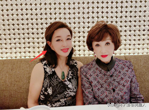 大齡女星扮嫩群像，精修是少女、生影象奶奶，優雅老去不好嗎？