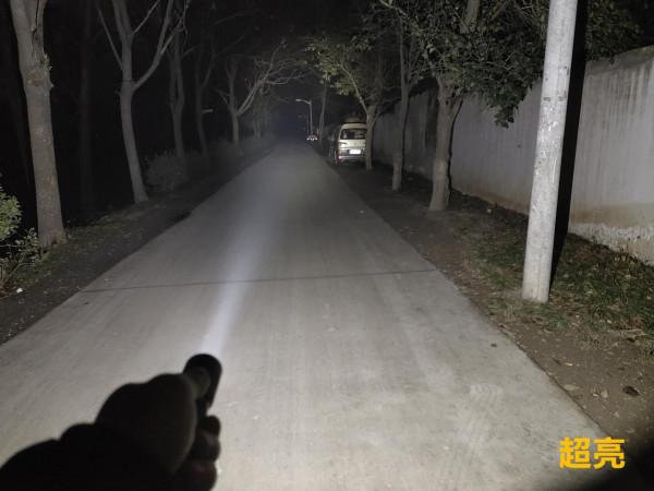 小巧易攜，效能出色！在路上X4M直充21700小筒體驗