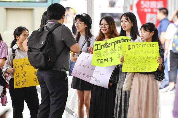 大學生畢業後“三方協議”別亂籤,容易給自己找麻煩,浪費機會 大學生畢業後“三方協議”別亂籤,容易給自己找麻煩,浪費機會