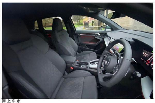 極致效能小鋼炮！奧迪全新RS 3海外實拍，2.5T引擎破百僅需3.8秒