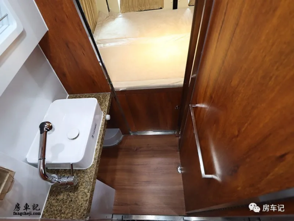 想要說走就走的旅行？怎麼能缺少一輛房車！實拍途酷D590房車