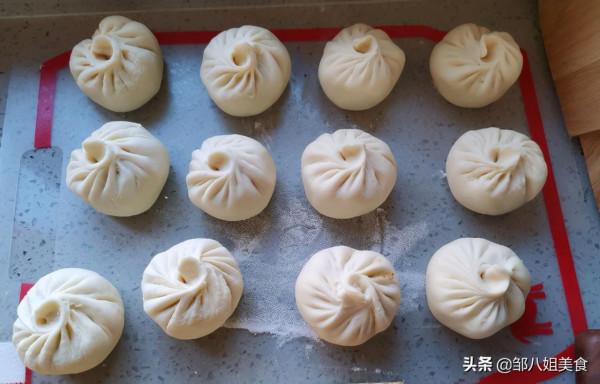 在家蒸包子，可以試試醬肉包，醬香味濃，比鮮肉包都好吃，快來學