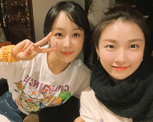 楊紫為菅韌姿慶生,其粉絲1177萬、點贊數僅3.8萬,或成清理物件 楊紫為菅韌姿慶生,其粉絲1177萬、點贊數僅3.8萬,或成清理物件