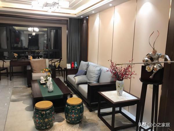 130㎡時尚復古風格的家居裝修,房門都是到頂設計,房子更顯大氣 130㎡時尚復古風格的家居裝修,房門都是到頂設計,房子更顯大氣