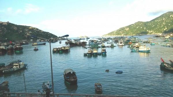 廣東經濟又好玩的海島體驗(烏篷船網魚+礁石邊海釣) 廣東經濟又好玩的海島體驗(烏篷船網魚+礁石邊海釣)