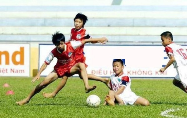 越南留洋第一人！從J聯賽K聯賽到登陸歐洲：阮公鳳讓國足得到啟發