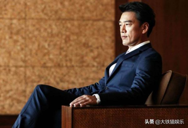 穿西裝好看的中年男星,只服這10位,大叔們帥起來真沒小鮮肉啥事 穿西裝好看的中年男星,只服這10位,大叔們帥起來真沒小鮮肉啥事