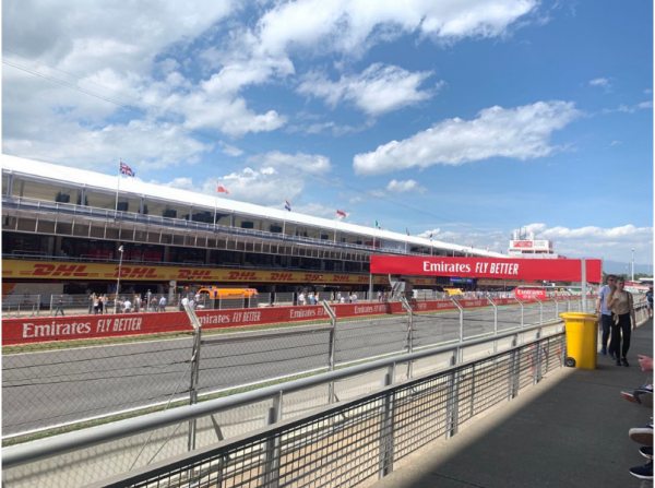 在加泰羅尼亞豔陽下