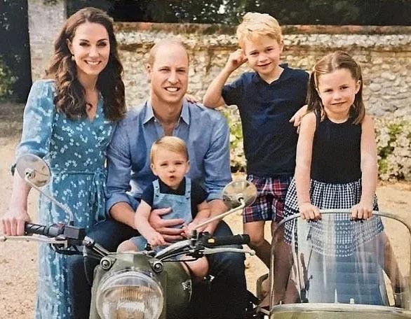 威廉凱特帶娃外出度假,久違見三寶同框,小夏細直長的白腿很吸睛 威廉凱特帶娃外出度假,久違見三寶同框,小夏細直長的白腿很吸睛