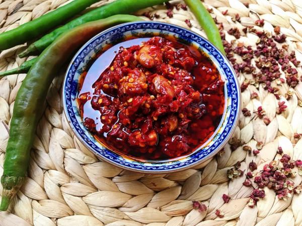 郫縣豆瓣醬哪種最正宗？大廚：教你選購技巧，認準這3點準沒錯