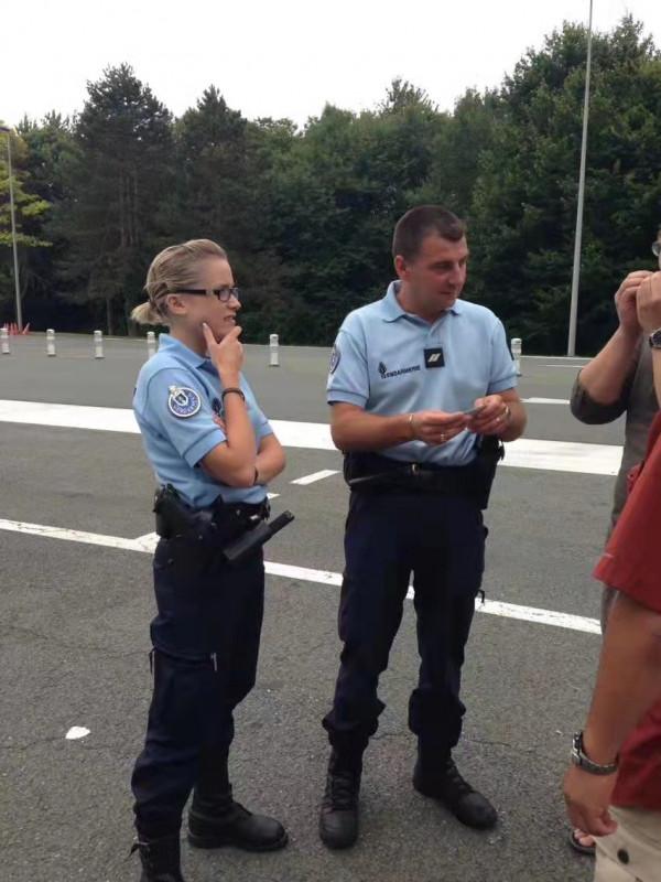 低速行駛真的安全？自駕70國的老司機用資料告訴你真相