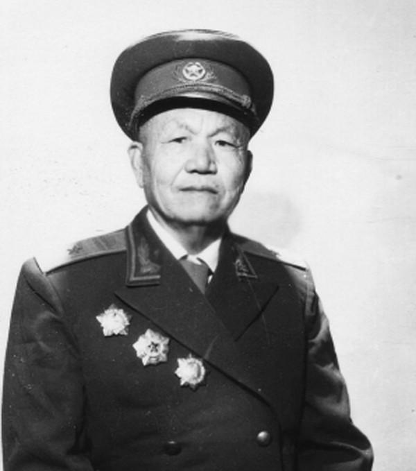 西藏解放後，當年拉薩街頭那個被將軍收養的流浪兒，後來怎麼樣了