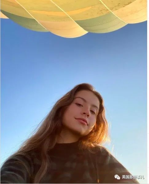 一波贏了基因彩票的星二代，完美的遺傳了父母的美貌