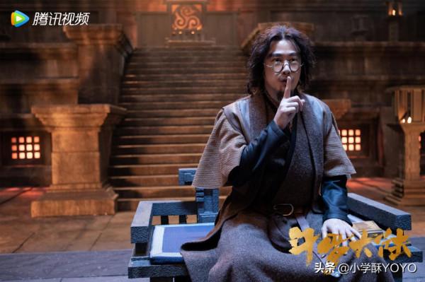 她是《雪中悍刀行》高冷的青鳥，也是《斗羅大陸》可愛的寧榮榮