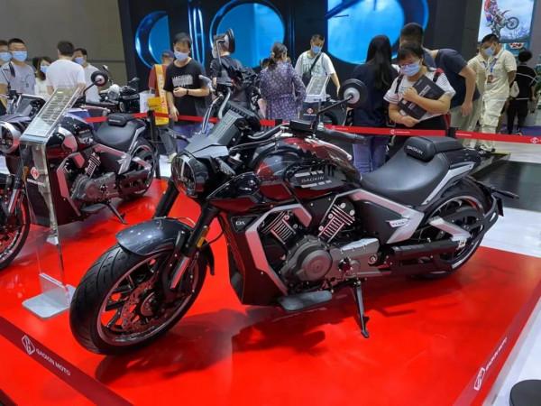 摩博會 | 高金公升級車型首次實車亮相,GK1200復古和GK1000巡航 摩博會 | 高金公升級車型首次實車亮相,GK1200復古和GK1000巡航