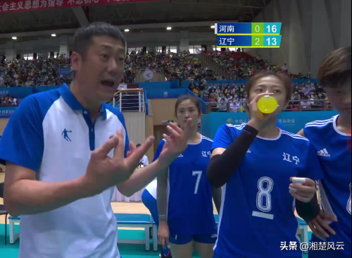 遼寧女排下狠手3-0勝河南隊,朱婷給隊友遞水,球隊輸後黯然神傷 遼寧女排下狠手3-0勝河南隊,朱婷給隊友遞水,球隊輸後黯然神傷