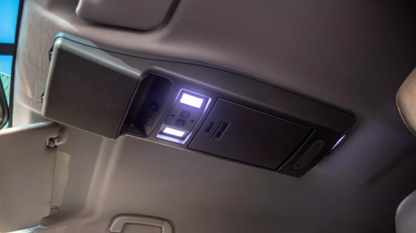 迷人的穿越歸宿——陸巡LC200改裝