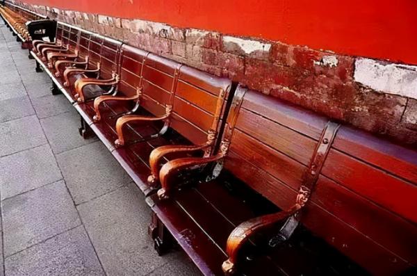 外國總統坐車準備進入故宮，狠人單霽翔：拉閘、關門