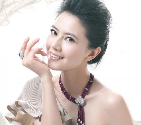 這不是那個秦霄賢的女神——高圓圓 這不是那個秦霄賢的女神——高圓圓