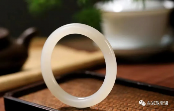 買玉鐲，如何挑選心儀款？看了心裡就有數