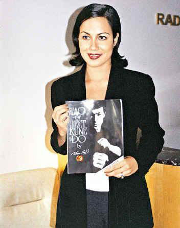 李小龍去世48年,兒子離奇死亡,唯一的女兒李香凝如今怎麼樣? 李小龍去世48年,兒子離奇死亡,唯一的女兒李香凝如今怎麼樣?