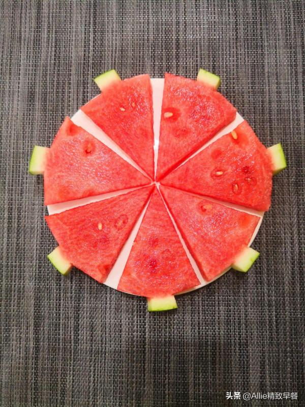 每天早餐不重樣，南瓜多層肉餅搭配新鮮果蔬，營養全面身體棒