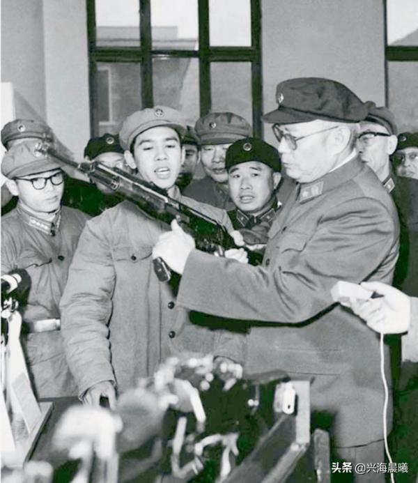 葉帥三次主持軍委工作的前後 (二) 葉帥三次主持軍委工作的前後 (二)