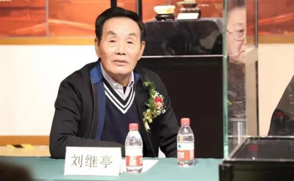 八方共舉：袁氏玉雕今立派！“皇阿瑪”張鐵林蒞臨揭牌