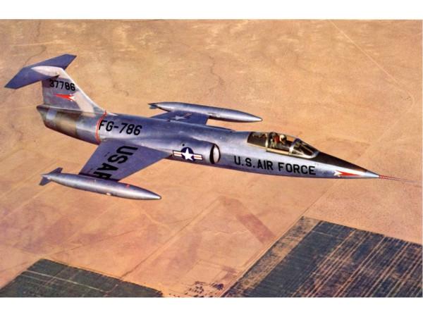 故事：3個蹩腳克格勃特工，戲劇般地偷取先進美式響尾蛇導彈