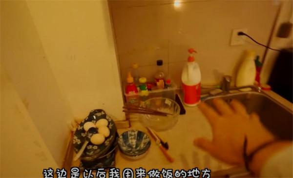 小夥改造10㎡出租房，廉價風變精緻風，前後差別大到房東都不敢認