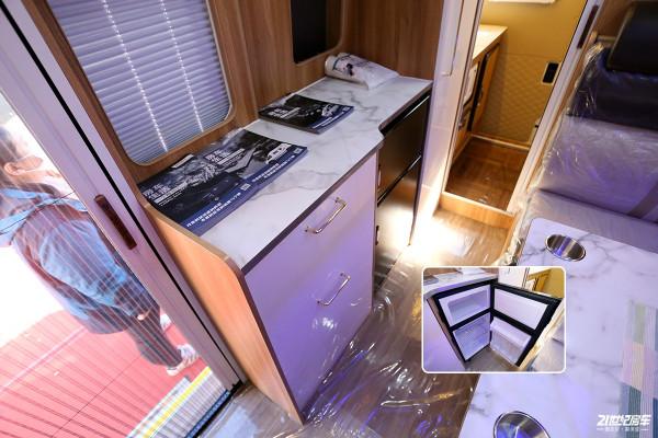 B型房車裡少見的3張床！內外兼修，順之旅V90後置廚衛版